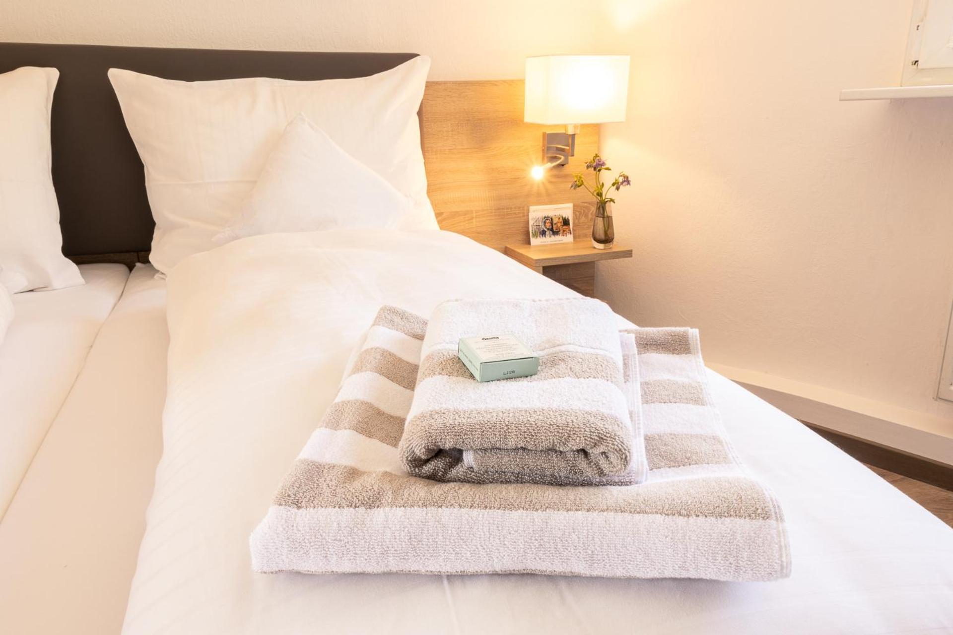 Heimatherz Hotel Garni Herdecke Rum bild